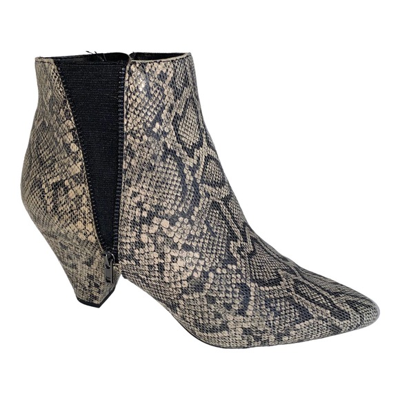 Aerosoles Heel Rest Rock On Ankle Bootie White Black Leather Snake Print sz 7.5 - Picture 1 of 13